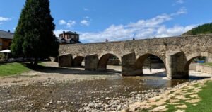Puente de los Peregrinos Camino de Santiago Frances 5 300x158