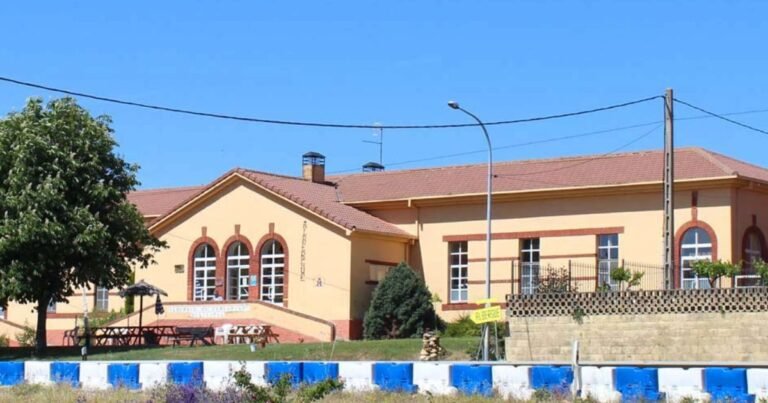 Albergue Municipal de Villadangos del Paramo Camino de Santiago Frances 5 768x403