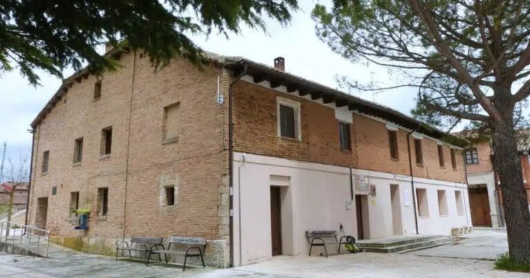 Albergue Municipal de Villalcazar de Sirga Camino de Santiago Frances 2 768x403