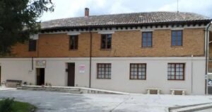 Albergue Municipal de Villalcazar de Sirga Camino de Santiago Frances 3 300x158