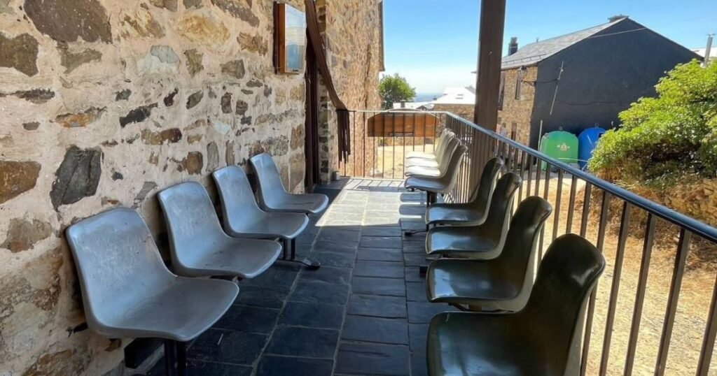 Albergue Parroquial Domus Dei Foncebadon Camino de Santiago Frances 3 1024x538