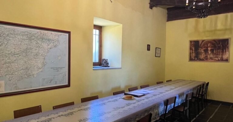 Albergue Parroquial Domus Dei Foncebadon Camino de Santiago Frances 7 768x403