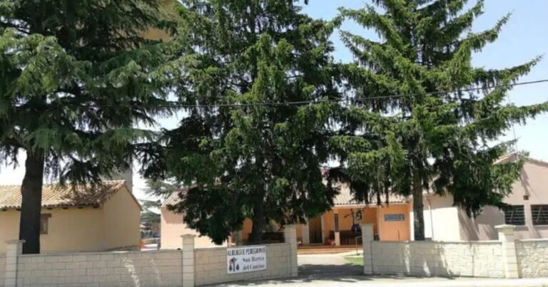 Albergue San Martin del Camino Camino de Santiago Frances 768x403