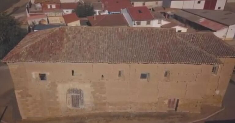 Antigua Parroquia de San Pedro Villalcazar de Sirga Camino de Santiago Frances 768x403