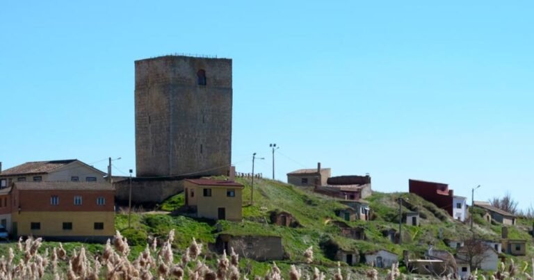 Castillo de Itero Camino de Santiago Frances 3 768x403