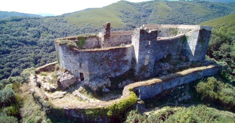 Castillo de Sarracin Camino de Santiago Frances 768x403