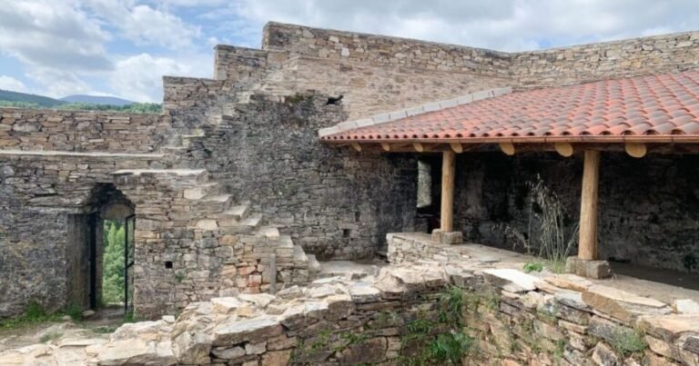 Castillo de Sarracin Camino de Santiago Frances 10 768x403