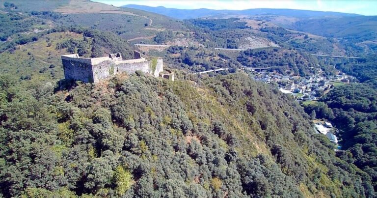 Castillo de Sarracin Camino de Santiago Frances 3 768x403
