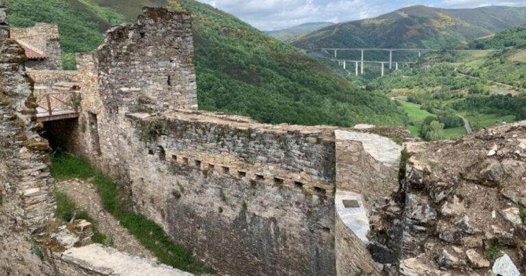 Castillo de Sarracin Camino de Santiago Frances 5 768x403