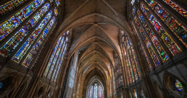 Catedral de Leon Camino de Santiago Frances 6 768x403