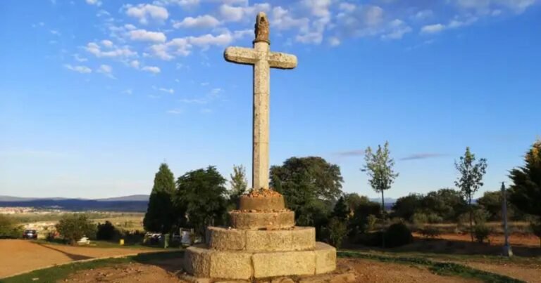 Crucero de Santo Toribio San Justo de la Vega Camino de Santiago Frances 2 768x403