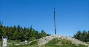Cruz de Ferro Camino de Santiago Frances 2 300x158