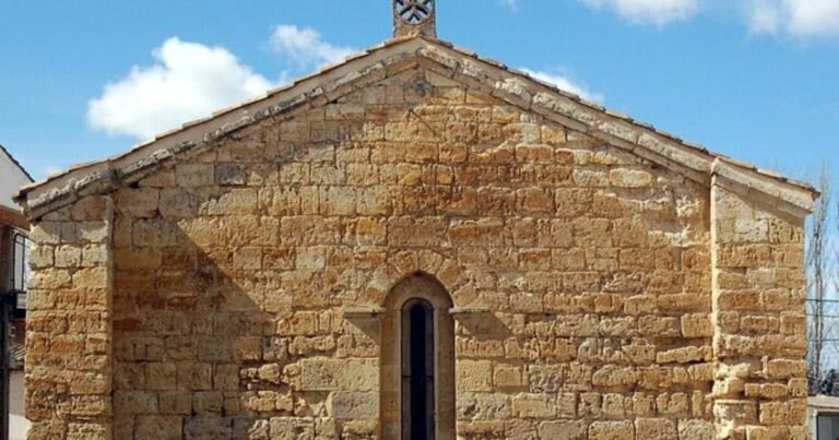 Ermita de Nuestra Senora del Socorro Poblacion de Campos Camino de Santiago Frances 2 768x403