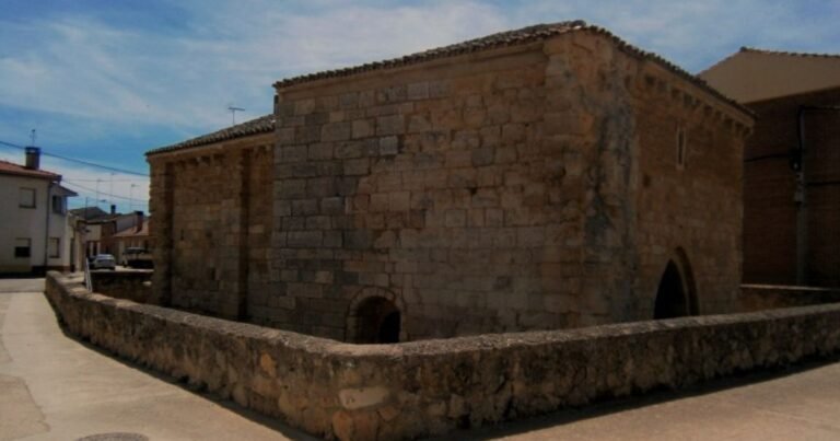 Ermita de Nuestra Senora del Socorro Poblacion de Campos Camino de Santiago Frances 4 768x403