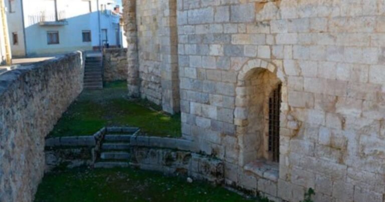 Ermita de Nuestra Senora del Socorro Poblacion de Campos Camino de Santiago Frances 7 768x403
