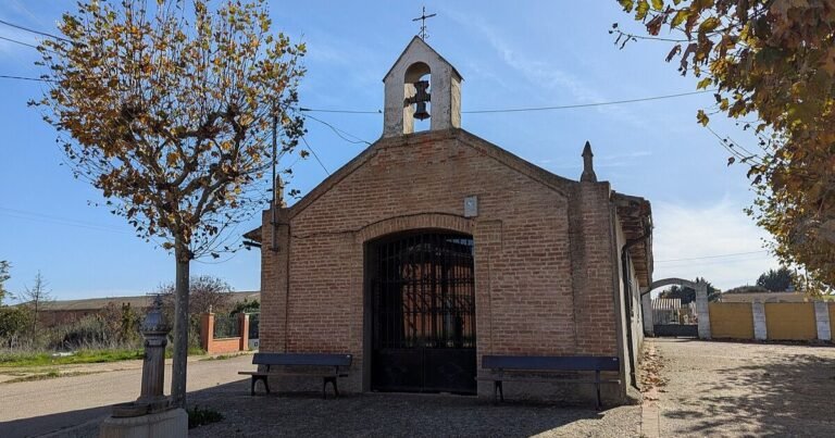 Ermita de San Roque Calzada del Coto Camino de Santiago Frances 768x403