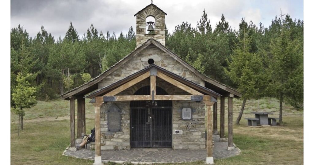 Ermita de Santiago Apostol Foncebadon Camino de Santiago Frances 4 1024x538