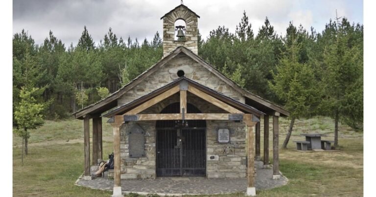 Ermita de Santiago Apostol Foncebadon Camino de Santiago Frances 4 768x403