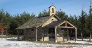 Ermita de Santiago Apostol Foncebadon Camino de Santiago Frances 5 300x158