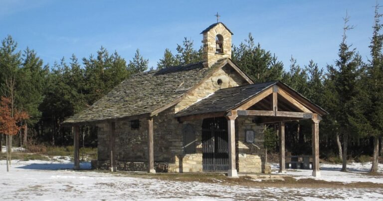 Ermita de Santiago Apostol Foncebadon Camino de Santiago Frances 5 768x403