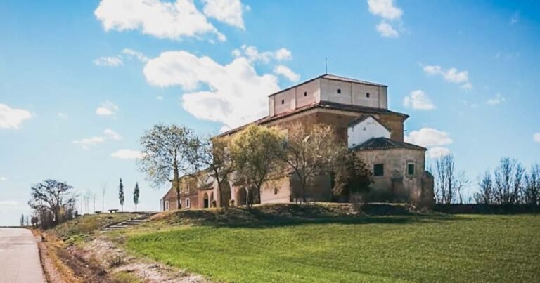 Ermita de la Virgen del Rio Camino de Santiago Frances 2 768x403
