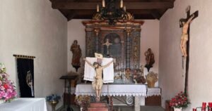 Ermita del Divino Cristo Fuentes Nuevas Camino de Santiago Frances 5 300x158