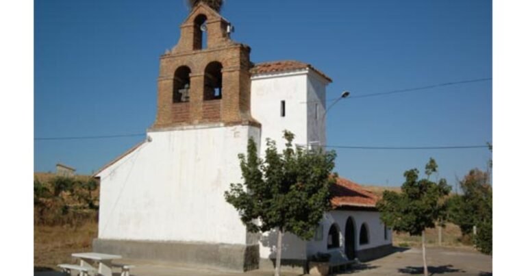 Iglesia San Juan Bautista Valdelafuente Camino de Santiago Frances 768x403