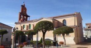 Iglesia San Martin del Camino Camino de Santiago Frances 5 300x158