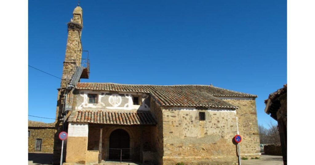 Iglesia Santa Maria Santa Catalina de Somoza Camino de Santiago Frances 1024x538