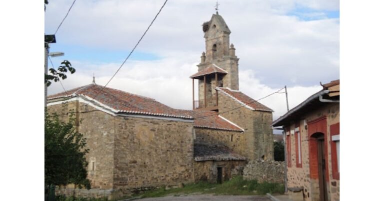 Iglesia Santa Maria Santa Catalina de Somoza Camino de Santiago Frances 2 768x403