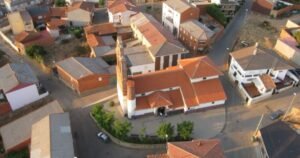 Iglesia Santiago Apostol Villadangos del Paramo Camino de Santiago Frances 7 300x158
