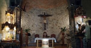 Iglesia de Nuestra Senora de la Plaza Camino de Santiago Frances 4 300x158