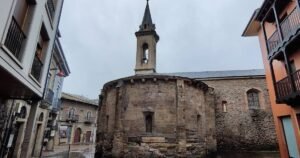 Iglesia de Nuestra Senora de la Plaza Camino de Santiago Frances 5 300x158
