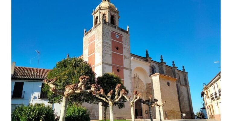 Iglesia de San Andres Apostol Camino de Santiago Frances 7 768x403