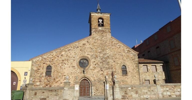 Iglesia de San Bartolome Astorga Camino de Santiago Frances 768x403
