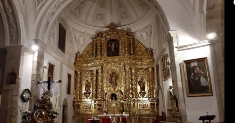 Iglesia de San Bartolome Astorga Camino de Santiago Frances 2 768x403
