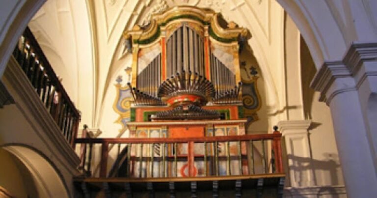 Iglesia de San Cristobal Itero del Castillo Camino de Santiago Frances 2 768x403