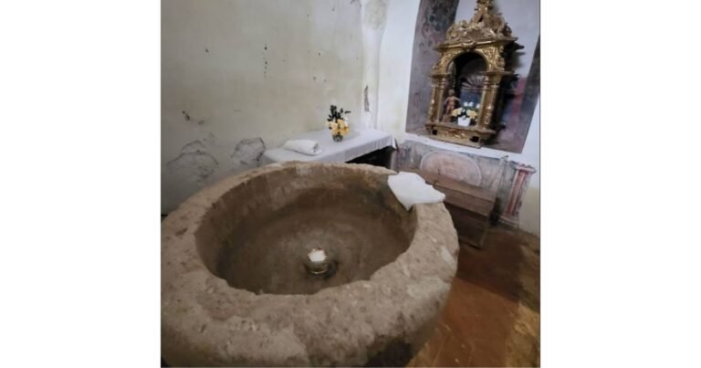 Iglesia de San Cristobal Itero del Castillo Camino de Santiago Frances 6 768x403