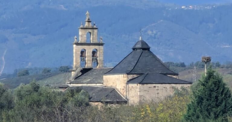 Iglesia de San Esteban Columbrianos Camino de Santiago Frances 2 768x403