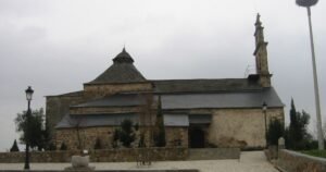 Iglesia de San Esteban Columbrianos Camino de Santiago Frances 8 300x158