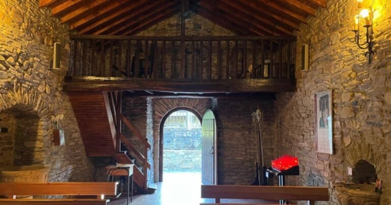 Iglesia de San Juan Bautista La Portela de Valcarce Camino de Santiago Frances 4 768x403