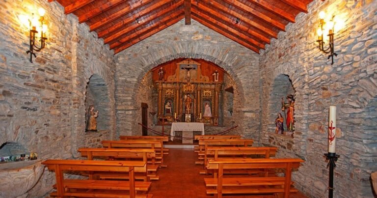 Iglesia de San Juan Bautista La Portela de Valcarce Camino de Santiago Frances 5 768x403
