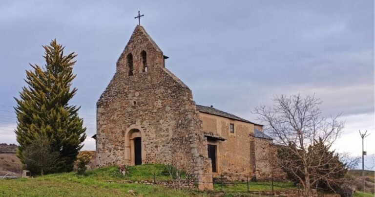 Iglesia de San Martin de Pieros Camino de Santiago Frances 768x403