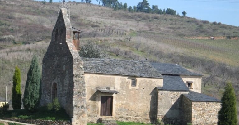 Iglesia de San Martin de Pieros Camino de Santiago Frances 5 768x403
