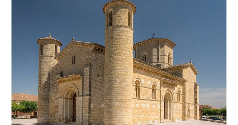 Iglesia de San Martin de Tours Camino de Santiago Frances 768x403