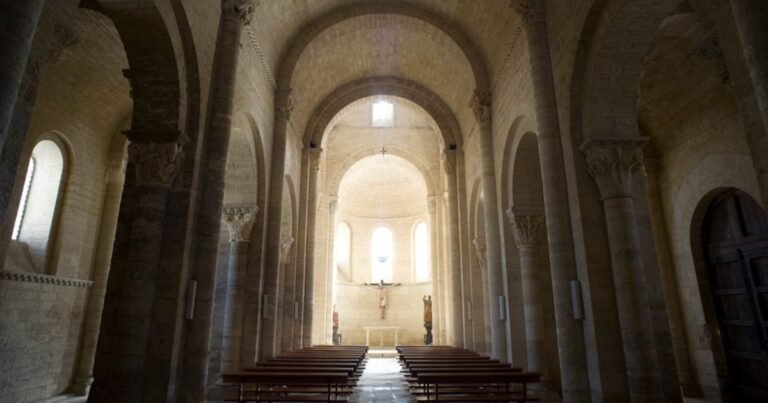 Iglesia de San Martin de Tours Camino de Santiago Frances 6 768x403