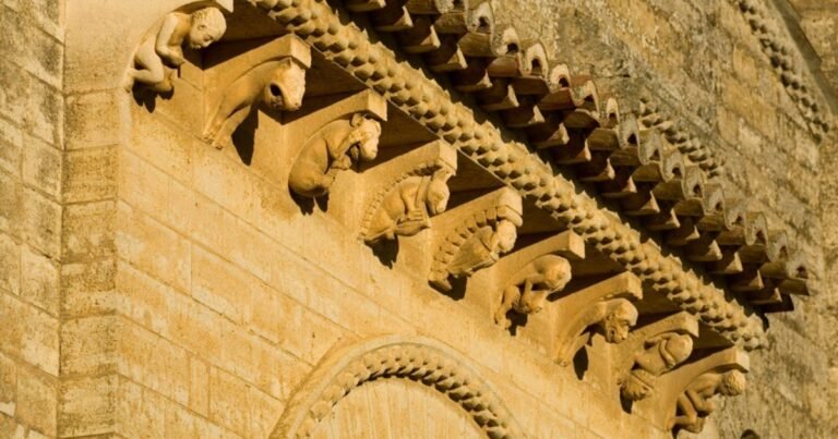 Iglesia de San Martin de Tours Camino de Santiago Frances 9 768x403