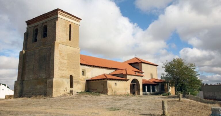Iglesia de San Martin de Tours Villarmentero de Campos Camino de Santiago Frances 3 768x403