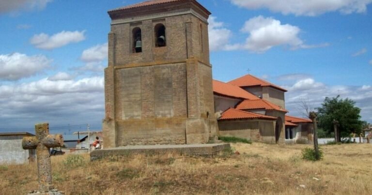 Iglesia de San Martin de Tours Villarmentero de Campos Camino de Santiago Frances 5 768x403
