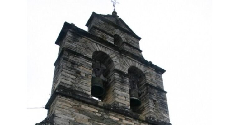 Iglesia de San Nicolas Trabadelo Camino de Santiago Frances 3 768x403